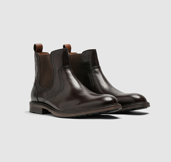 Rodd & Gunn brown leather boots.