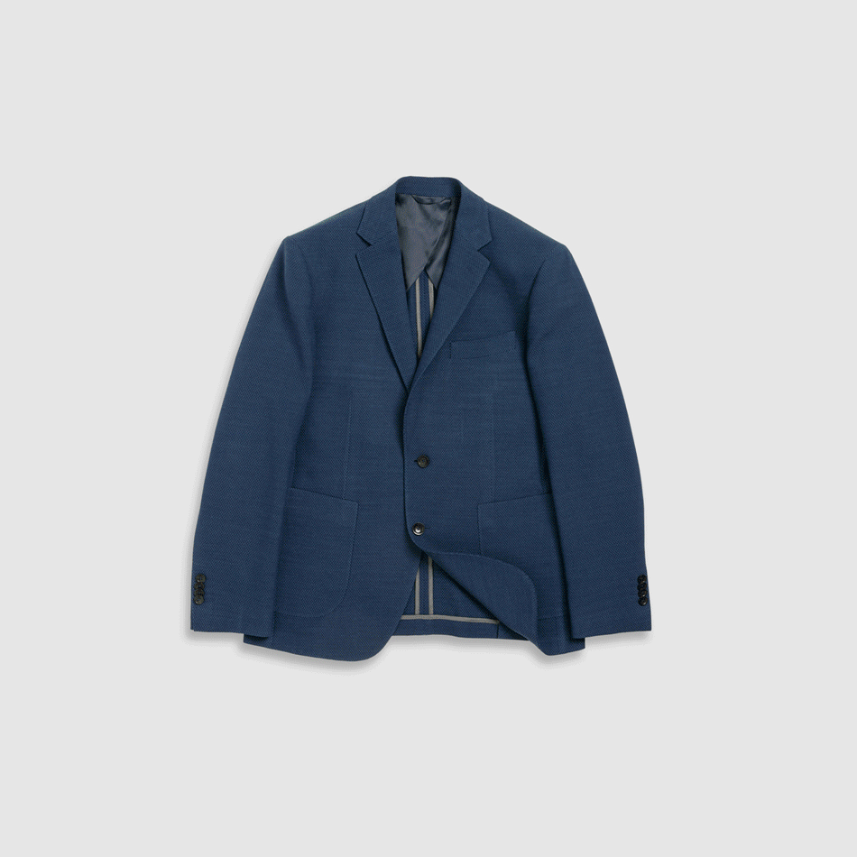 Rodd & Gunn clothes for long-haul flights.