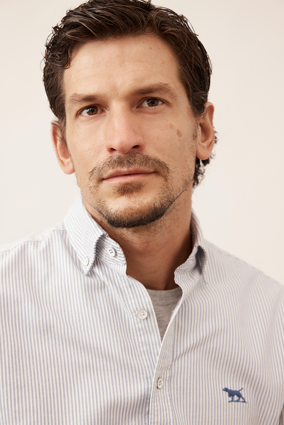 Rodd & Gunn long-sleeve button-down Oxford shirt.