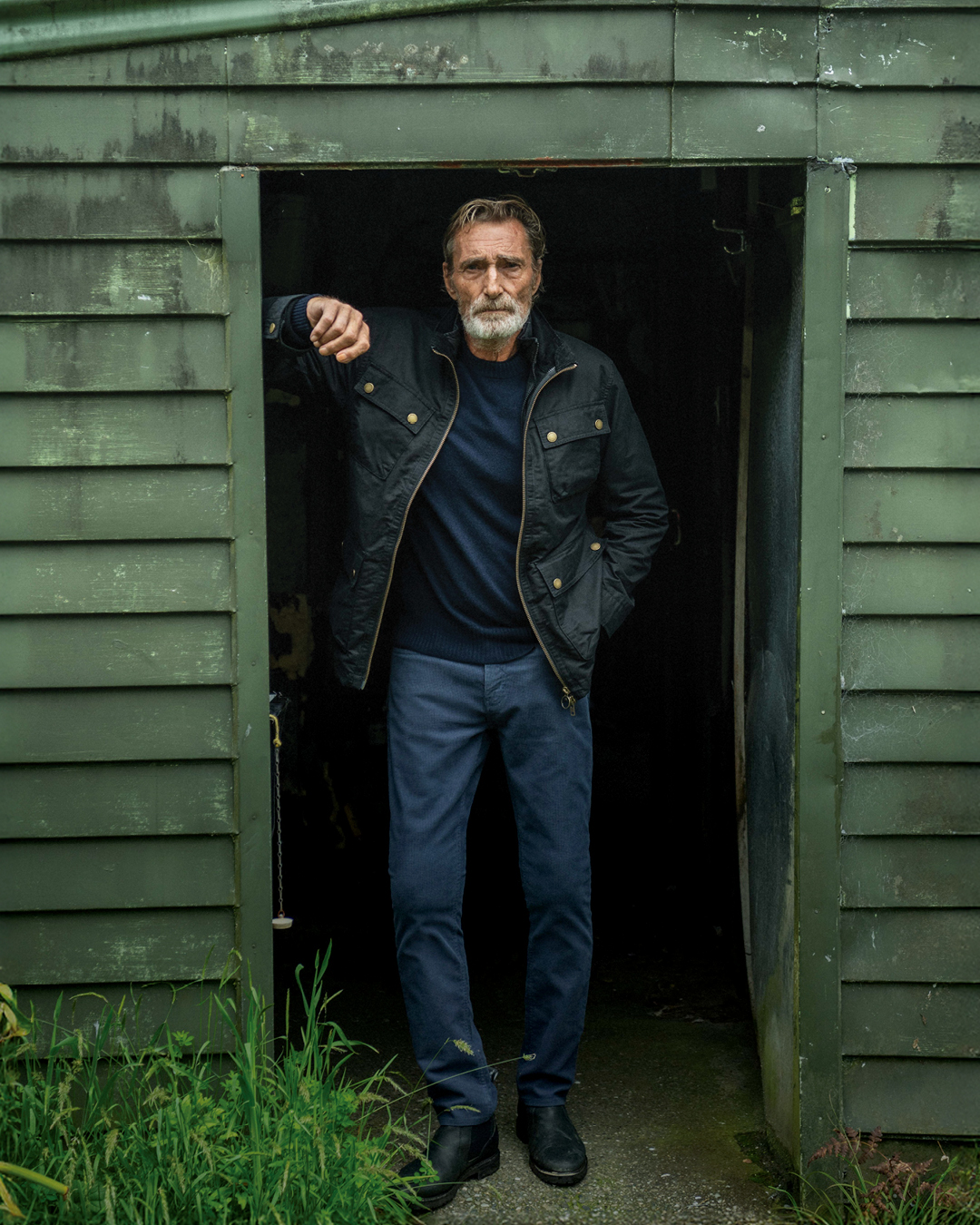 A man wearing the Blackpool Easy Fit Jacket and Halls Creek Pants.